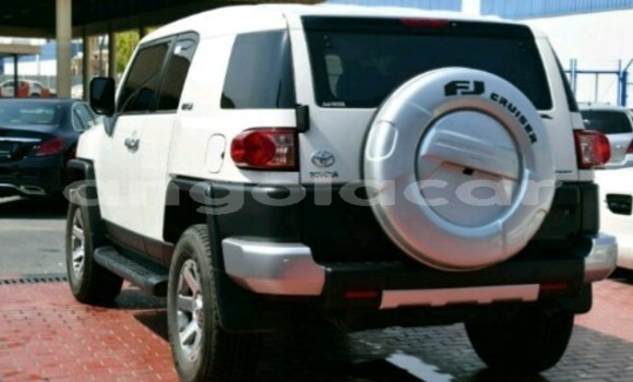 Comprar Novo Toyota FJ Cruiser Branco Carro em Luanda em Luanda Province Comprar Novo Toyota FJ Cruiser Branco Carro em Luanda em Luanda Province