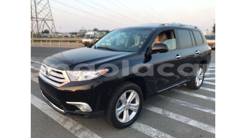 Big with watermark toyota highlander bengo province import dubai 4978