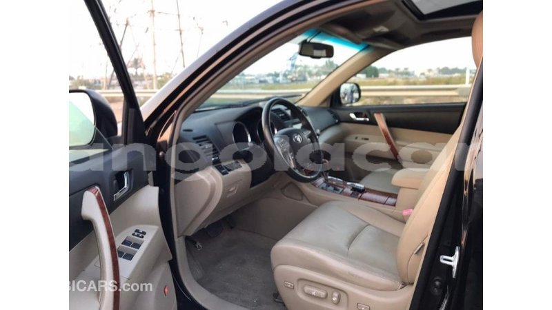 Big with watermark toyota highlander bengo province import dubai 4978