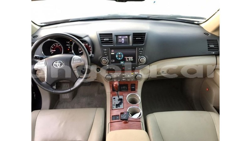 Big with watermark toyota highlander bengo province import dubai 4978