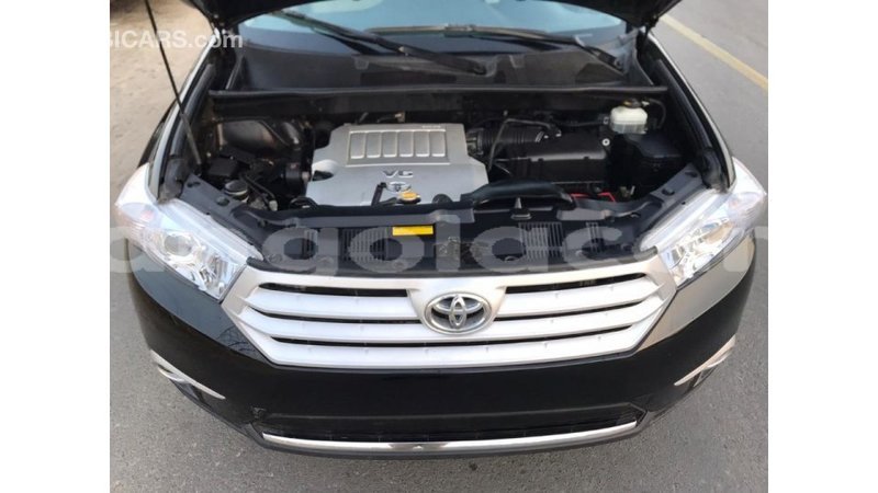 Big with watermark toyota highlander bengo province import dubai 4978