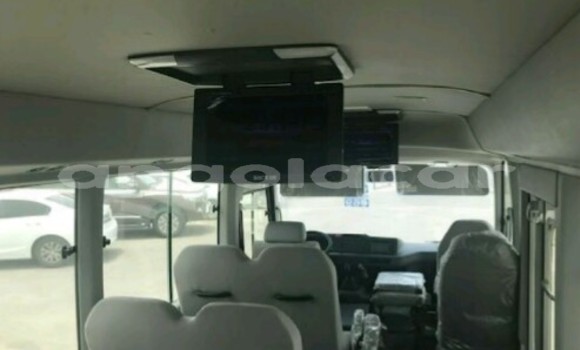 Comprar Novo Toyota Coaster Branco Carro em Luanda em Luanda Province Comprar Novo Toyota Coaster Branco Carro em Luanda em Luanda Province