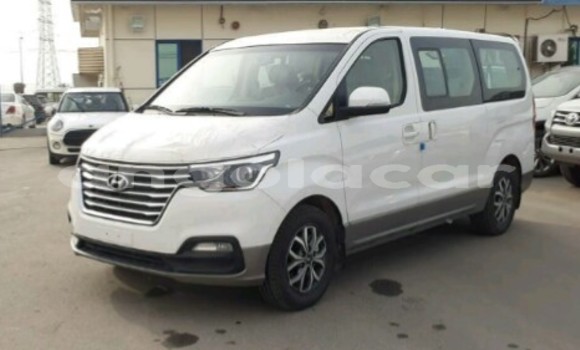 Acheter Neuf Voiture Hyundai H1 Blanc à Luanda, Province de Luanda Acheter Neuf Voiture Hyundai H1 Blanc à Luanda, Province de Luanda