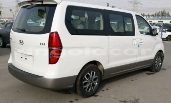 Acheter Neuf Voiture Hyundai H1 Blanc à Luanda, Province de Luanda Acheter Neuf Voiture Hyundai H1 Blanc à Luanda, Province de Luanda