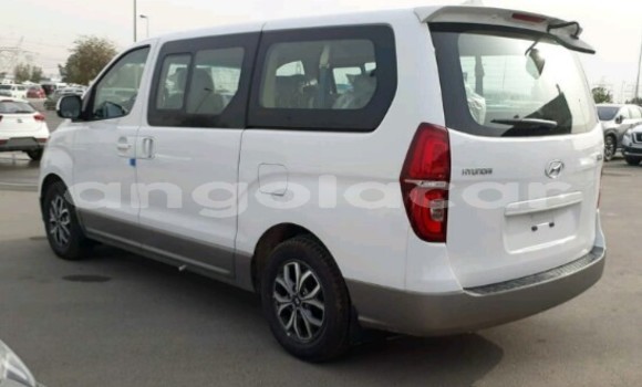 Acheter Neuf Voiture Hyundai H1 Blanc à Luanda, Province de Luanda Acheter Neuf Voiture Hyundai H1 Blanc à Luanda, Province de Luanda
