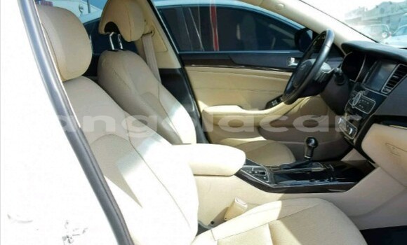 Buy New Kia Cadenza White Car in Luanda in Luanda Province Buy New Kia Cadenza White Car in Luanda in Luanda Province