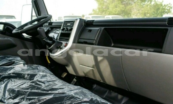 Acheter Neuf Voiture Mitsubishi Carisma Blanc à Luanda, Province de Luanda Acheter Neuf Voiture Mitsubishi Carisma Blanc à Luanda, Province de Luanda