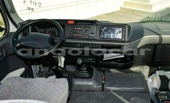 Comprar Novo Toyota Coaster Branco Carro em Luanda em Luanda Province Comprar Novo Toyota Coaster Branco Carro em Luanda em Luanda Province