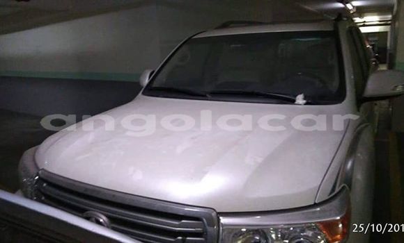Comprar Usado Toyota Land Cruiser Branco Carro em Luanda em Luanda Province Comprar Usado Toyota Land Cruiser Branco Carro em Luanda em Luanda Province