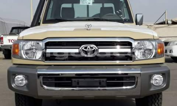 Comprar Novo Toyota Land Cruiser Marrom Carro em Luanda em Luanda Province Comprar Novo Toyota Land Cruiser Marrom Carro em Luanda em Luanda Province