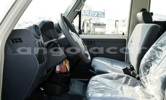 Buy New Toyota Land Cruiser White Car in Luanda in Luanda Province Buy New Toyota Land Cruiser White Car in Luanda in Luanda Province