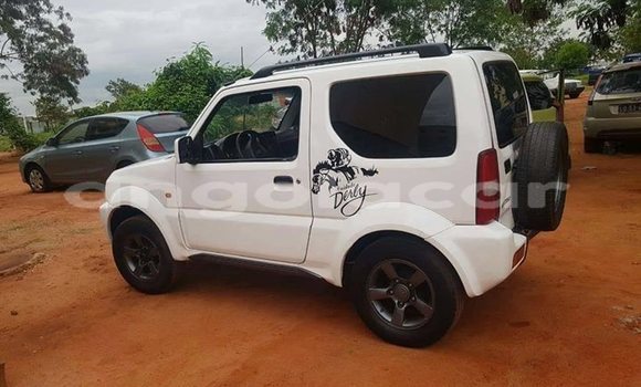 Comprar Usado Suzuki Jimny Branco Carro em Luanda em Luanda Province Comprar Usado Suzuki Jimny Branco Carro em Luanda em Luanda Province