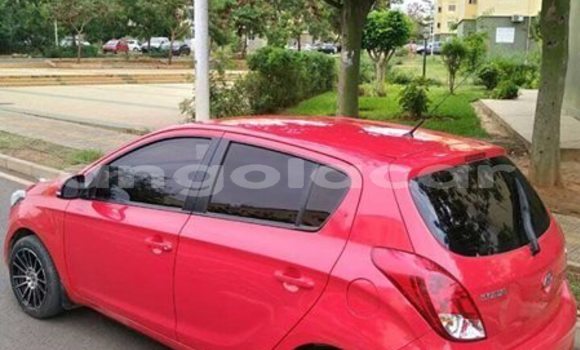 Comprar Usado Hyundai i20 Vermelho Carro em Luanda em Luanda Province Comprar Usado Hyundai i20 Vermelho Carro em Luanda em Luanda Province