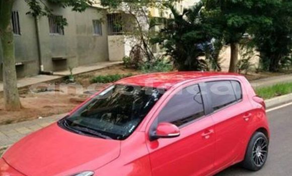 Comprar Usado Hyundai i20 Vermelho Carro em Luanda em Luanda Province Comprar Usado Hyundai i20 Vermelho Carro em Luanda em Luanda Province