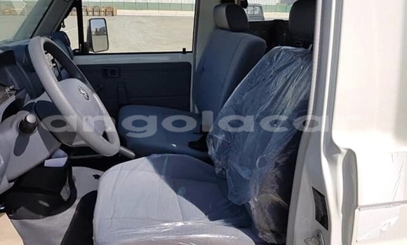 Buy New Toyota Land Cruiser White Car in Luanda in Luanda Province Buy New Toyota Land Cruiser White Car in Luanda in Luanda Province