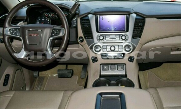 Buy New GMC Yukon White Car in Luanda in Luanda Province Buy New GMC Yukon White Car in Luanda in Luanda Province