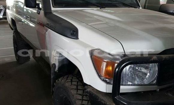 Comprar Usado Toyota Land Cruiser Branco Carro em Luanda em Luanda Province Comprar Usado Toyota Land Cruiser Branco Carro em Luanda em Luanda Province
