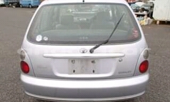 Comprar Novo Toyota Starlet Marrom Carro em Luanda em Luanda Province Comprar Novo Toyota Starlet Marrom Carro em Luanda em Luanda Province