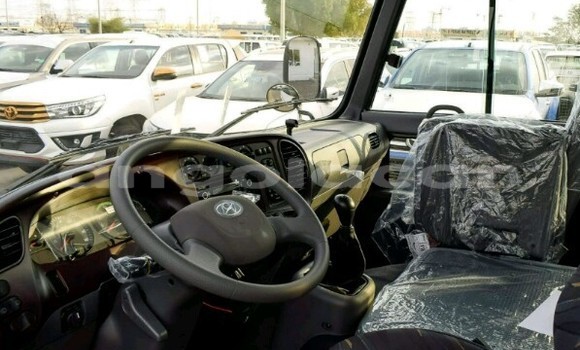 Acheter Neuf Voiture Toyota Coaster Autre à Luanda, Province de Luanda Acheter Neuf Voiture Toyota Coaster Autre à Luanda, Province de Luanda