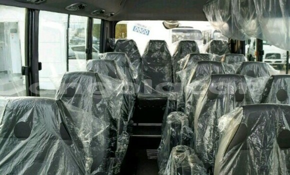 Acheter Neuf Voiture Toyota Coaster Autre à Luanda, Province de Luanda Acheter Neuf Voiture Toyota Coaster Autre à Luanda, Province de Luanda