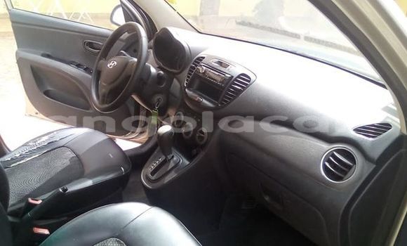 Comprar Usado Hyundai i10 Prata Carro em Luanda em Luanda Province Comprar Usado Hyundai i10 Prata Carro em Luanda em Luanda Province