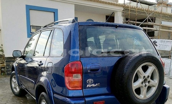 Comprar Usado Toyota RAV4 Azul Carro em Luanda em Luanda Province Comprar Usado Toyota RAV4 Azul Carro em Luanda em Luanda Province