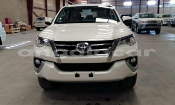 Buy Used Toyota Fortuner White Car in Luanda in Luanda Province Buy Used Toyota Fortuner White Car in Luanda in Luanda Province