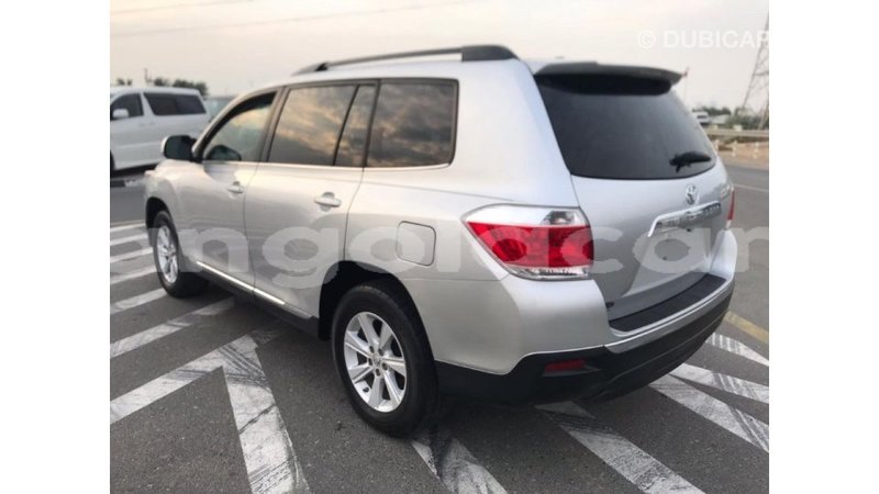 Big with watermark toyota highlander bengo province import dubai 5354