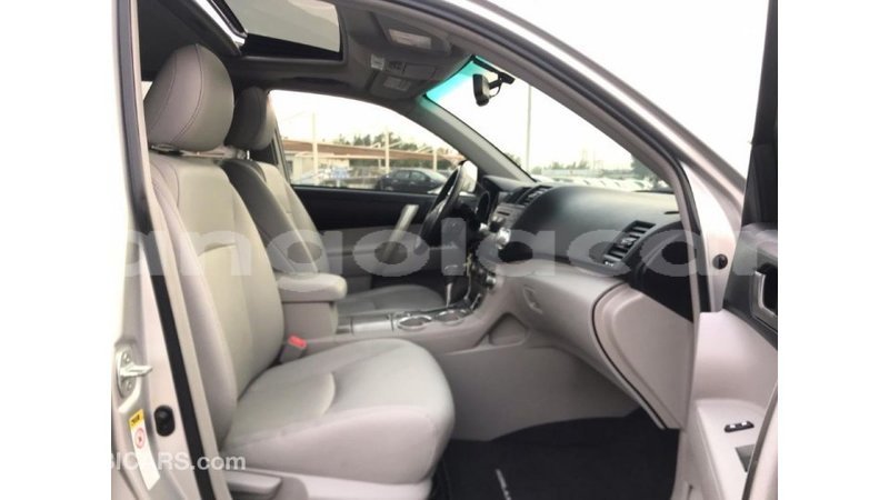 Big with watermark toyota highlander bengo province import dubai 5354