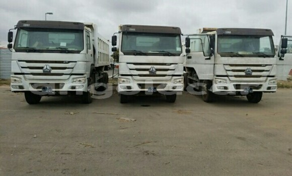 Comprar Usado DAF CF Outro Caminhão em Lobito em Benguela