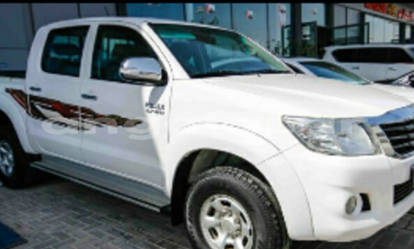 Comprar Novo Toyota Hilux Branco Carro em Luanda em Luanda Province Comprar Novo Toyota Hilux Branco Carro em Luanda em Luanda Province