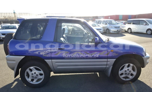 Comprar Novo Toyota RAV4 Azul Carro em Luanda em Luanda Province Comprar Novo Toyota RAV4 Azul Carro em Luanda em Luanda Province