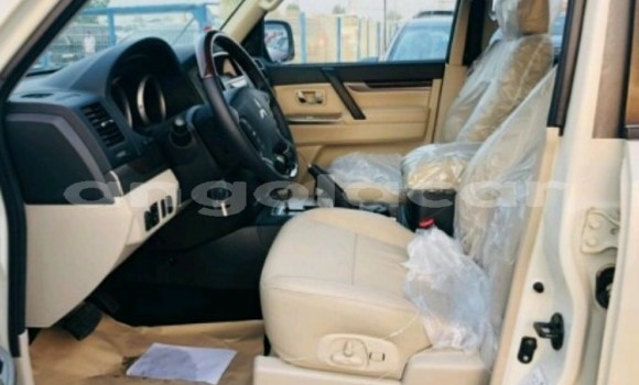 Buy New Mitsubishi Pajero White Car in Luanda in Luanda Province Buy New Mitsubishi Pajero White Car in Luanda in Luanda Province