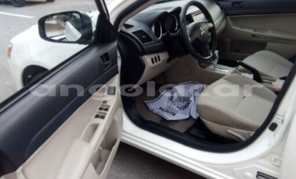 Acheter Neuf Voiture Mitsubishi Lancer Blanc à Luanda, Province de Luanda Acheter Neuf Voiture Mitsubishi Lancer Blanc à Luanda, Province de Luanda