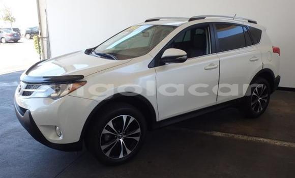 Comprar Usado Toyota RAV4 Branco Carro em Luanda em Luanda Province Comprar Usado Toyota RAV4 Branco Carro em Luanda em Luanda Province