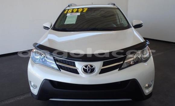 Comprar Usado Toyota RAV4 Branco Carro em Luanda em Luanda Province Comprar Usado Toyota RAV4 Branco Carro em Luanda em Luanda Province