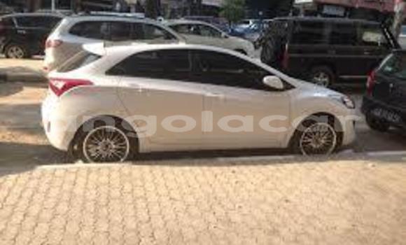 Comprar Novo Hyundai Accent Branco Carro em Benguela em Benguela Comprar Novo Hyundai Accent Branco Carro em Benguela em Benguela