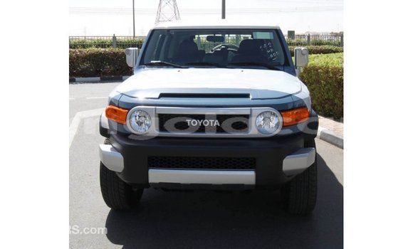 Acheter Import Voiture Toyota FJ Cruiser Bleu à Import - Dubai, Province de Bengo Acheter Import Voiture Toyota FJ Cruiser Bleu à Import - Dubai, Province de Bengo