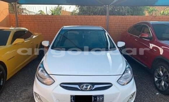Buy Used Hyundai Accent White Car in Namibe in Namibe Province Buy Used Hyundai Accent White Car in Namibe in Namibe Province