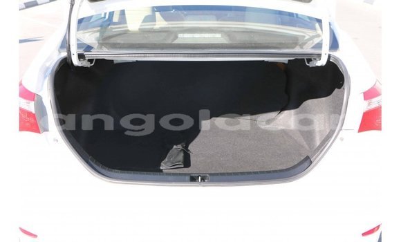 Acheter Import Voiture Toyota Corolla Blanc à Import - Dubai, Province de Bengo Acheter Import Voiture Toyota Corolla Blanc à Import - Dubai, Province de Bengo