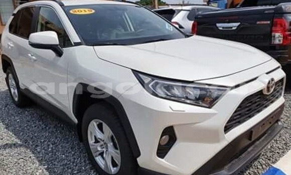 Comprar Novo Toyota RAV4 Branco Carro em Luena em Moxico Comprar Novo Toyota RAV4 Branco Carro em Luena em Moxico