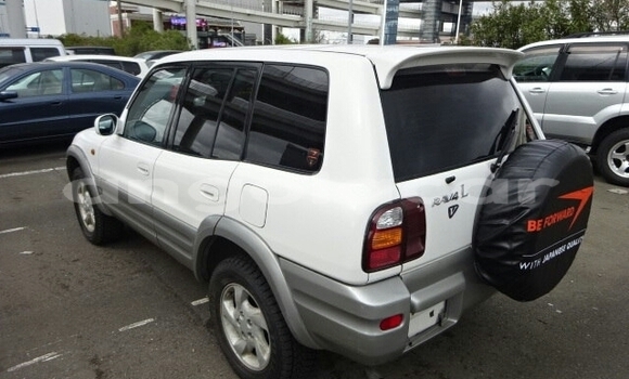 Comprar Novo Toyota RAV4 Branco Carro em Luanda em Luanda Province Comprar Novo Toyota RAV4 Branco Carro em Luanda em Luanda Province