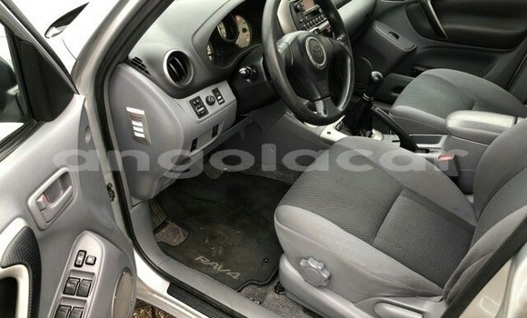 Comprar Usado Toyota RAV4 Outro Carro em Luanda em Luanda Province Comprar Usado Toyota RAV4 Outro Carro em Luanda em Luanda Province