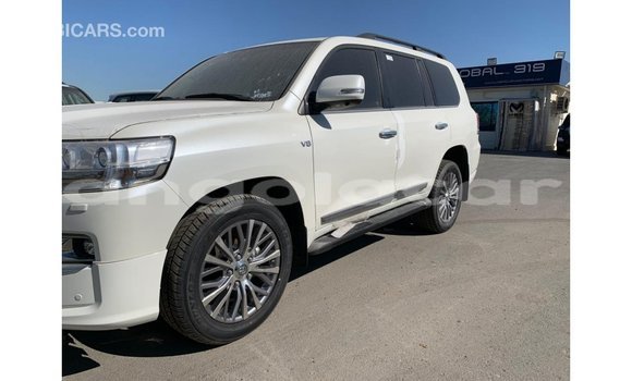 Comprar Importar Toyota Land Cruiser Branco Carro em Import - Dubai em Bengo Province Comprar Importar Toyota Land Cruiser Branco Carro em Import - Dubai em Bengo Province