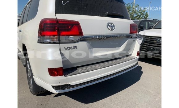 Comprar Importar Toyota Land Cruiser Branco Carro em Import - Dubai em Bengo Province Comprar Importar Toyota Land Cruiser Branco Carro em Import - Dubai em Bengo Province