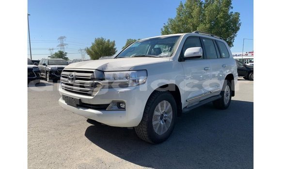 Buy Import Toyota Land Cruiser White Car in Import - Dubai in Bengo Province Buy Import Toyota Land Cruiser White Car in Import - Dubai in Bengo Province
