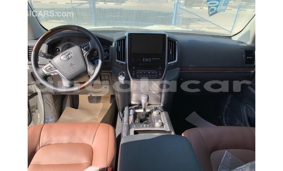 Buy Import Toyota Land Cruiser White Car in Import - Dubai in Bengo Province Buy Import Toyota Land Cruiser White Car in Import - Dubai in Bengo Province