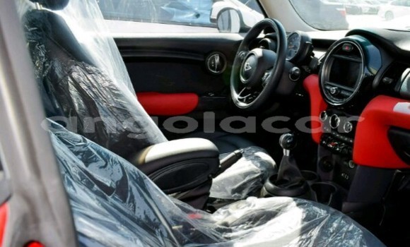 Acheter Neuf Voiture MINI Cooper Rouge à Luanda, Province de Luanda Acheter Neuf Voiture MINI Cooper Rouge à Luanda, Province de Luanda