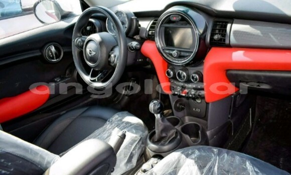 Acheter Neuf Voiture MINI Cooper Rouge à Luanda, Province de Luanda Acheter Neuf Voiture MINI Cooper Rouge à Luanda, Province de Luanda