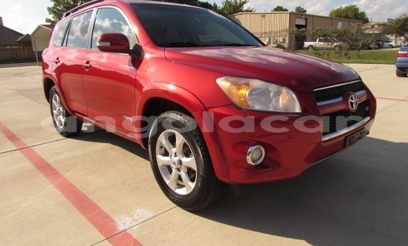 Comprar Usado Toyota RAV4 Vermelho Carro em Luanda em Luanda Province Comprar Usado Toyota RAV4 Vermelho Carro em Luanda em Luanda Province